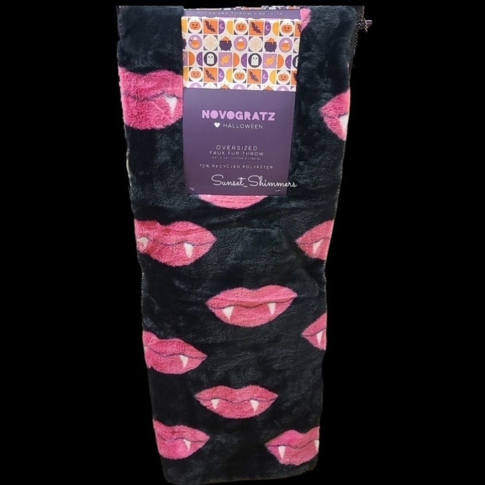 Faux Fur Pink LIPS Vampire FANGS Halloween Oversized Lux Plush Throw Blanket NEW